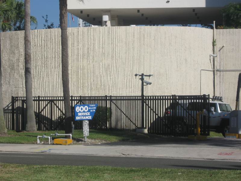 Commercial aluminum fence installation for clean professional boundaries and visibility
